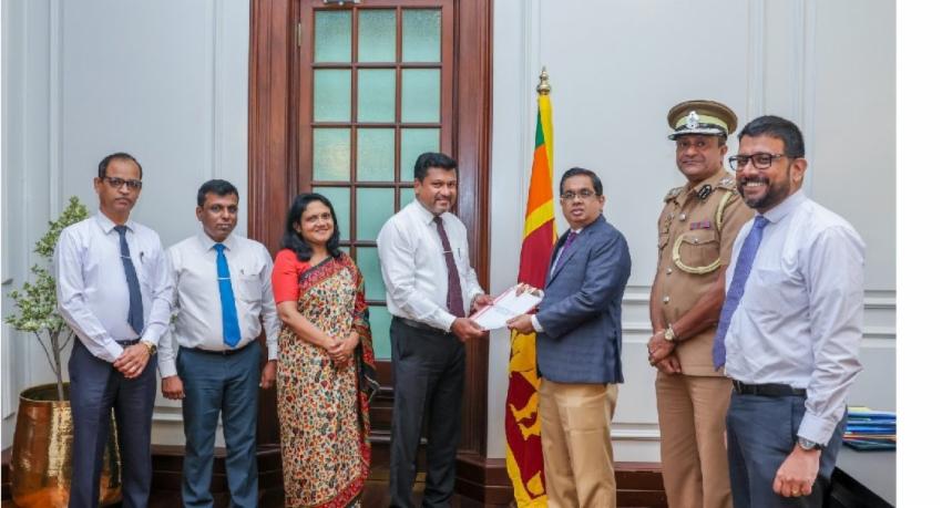 බන්ධනාගාර ආඥා පනතේ සංශෝධන වාර්තාව ජනපති ලේකම්ට
